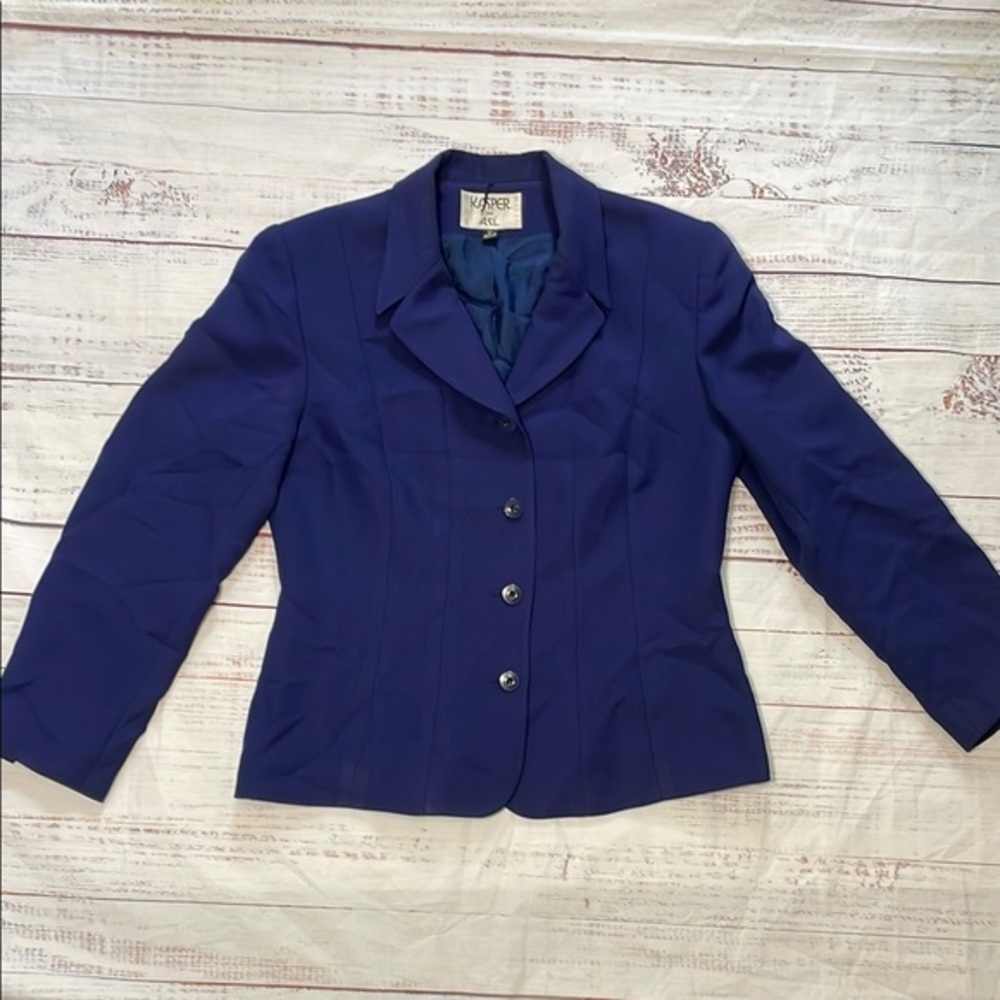 Kasper Blue Blazer with Notched Lapel and Structured Shoulders